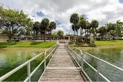 18206 Mediterranean Boulevard #4-21, Hialeah, FL 33015 - Photo 20