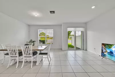 6933 Harbours Edge Avenue, Lake Worth, FL 33467 - Photo 10