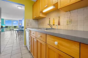 689 NE 6th Ct, Boynton Beach, FL 33435 - Photo 6