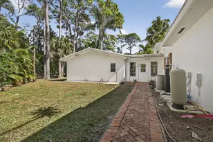 8855 N Bates Rd, Palm Beach Gardens, FL 33418 - Photo 42