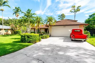12101 Tumbleweed Court, Wellington, FL 33414 - Photo 2