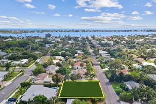 339 Linda Ln, West Palm Beach, FL 33405 - Photo 2