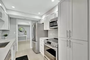 5550 N Ocean Dr, Singer Island, FL 33404 - Photo 8