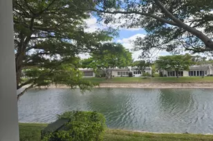 150 Lake Nancy Ln, West Palm Beach, FL 33411 - Photo 4