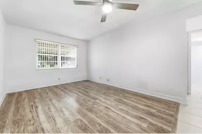 1167 S Drive Circle #D, Delray Beach, FL 33445 - Photo 16