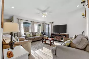 211 Meadows Dr, Boynton Beach, FL 33436 - Photo 6