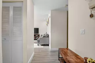 211 Meadows Dr, Boynton Beach, FL 33436 - Photo 4