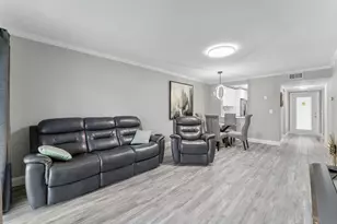 118 Lake Constance Dr, West Palm Beach, FL 33411 - Photo 6