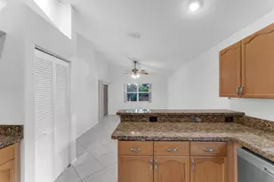 2705 Pointe Cir, Greenacres, FL 33413 - Photo 12