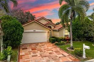 2705 Pointe Cir, Greenacres, FL 33413 - Photo 2