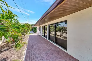 10298 Greentrail Dr N, Boynton Beach, FL 33436 - Photo 30
