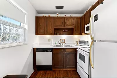 108 Spring Lake Court #203, Vero Beach, FL 32962 - Photo 4