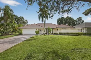 13 St Giles Rd, Palm Beach Gardens, FL 33418 - Photo 1
