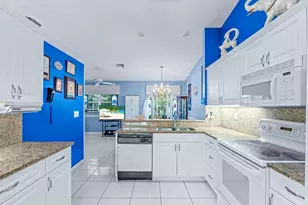 8261 Lake Cypress Rd, Lake Worth, FL 33467 - Photo 4