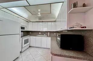 461 Wellington J, West Palm Beach, FL 33417 - Photo 22