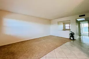 461 Wellington J, West Palm Beach, FL 33417 - Photo 4