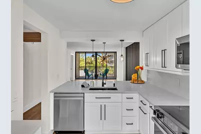 21 Royal Palm Way #303, Boca Raton, FL 33432 - Photo 2