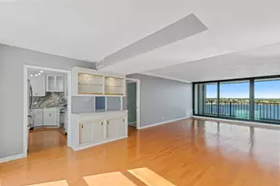 136 Lakeshore Dr, North Palm Beach, FL 33408 - Photo 2