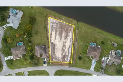 121 SW Hawthorne Circle, Port Saint Lucie, FL 34953 - Photo 2