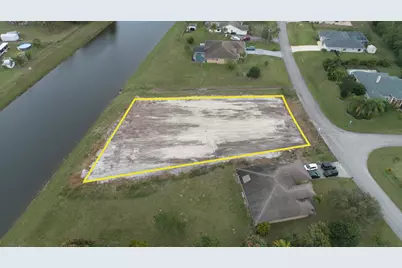 121 SW Hawthorne Circle, Port Saint Lucie, FL 34953 - Photo 4