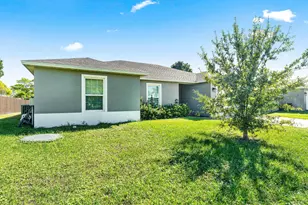 2333 SE Aneci St, Port Saint Lucie, FL 34984 - Photo 4