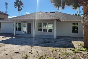 2049 SW Bayshore Blvd, Port Saint Lucie, FL 34984 - Photo 4