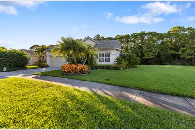 700 SW Great Exuma Cove, Port Saint Lucie, FL 34986 - Photo 2