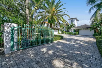 11932 S Edgewater Drive, Palm Beach Gardens, FL 33410 - Photo 4