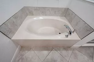 956 NE Trailside Run, Port Saint Lucie, FL 34983 - Photo 16