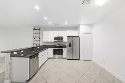 956 NE Trailside Run, Port Saint Lucie, FL 34983 - Photo 6