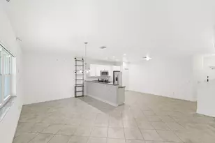 956 NE Trailside Run, Port Saint Lucie, FL 34983 - Photo 8