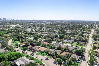 2860 NW 8th Place, Fort Lauderdale, FL 33311 - Photo 10