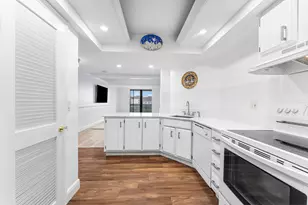 2400 Presidential Way, West Palm Beach, FL 33401 - Photo 8
