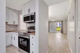3160 Holiday Springs Blvd, Margate, FL 33063 - Photo 20