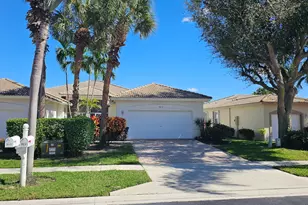 9628 Crescent View Dr N, Boynton Beach, FL 33437 - Photo 2