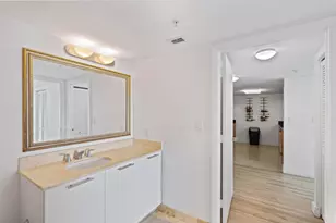 1800 N Bayshore Dr, Miami, FL 33132 - Photo 28