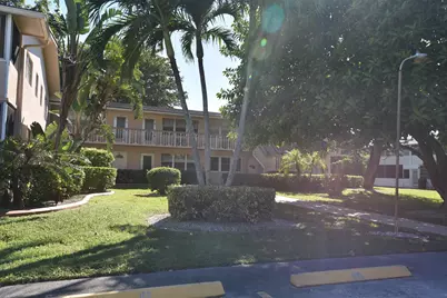 89 Canterbury D, West Palm Beach, FL 33417 - Photo 1