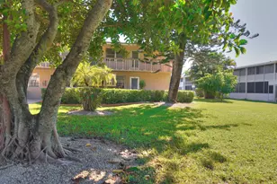 89 Canterbury D, West Palm Beach, FL 33417 - Photo 2