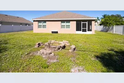428 SE Fairchild Avenue, Port Saint Lucie, FL 34984 - Photo 24