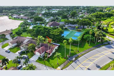 29 Fawlkland Circle, Boynton Beach, FL 33426 - Photo 1