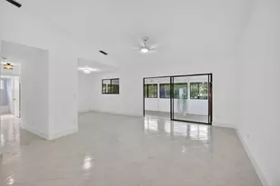 29 Fawlkland Cir, Boynton Beach, FL 33426 - Photo 12