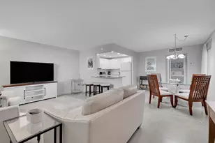 646 Flanders N, Delray Beach, FL 33484 - Photo 4