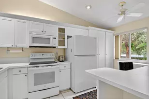 380 NW 67th St, Boca Raton, FL 33487 - Photo 2