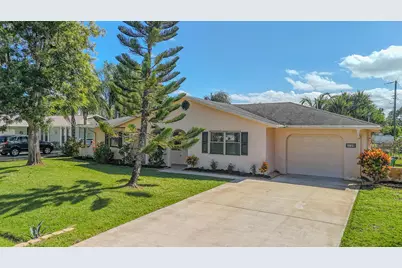 2720 SE Helms Avenue, Port Saint Lucie, FL 34952 - Photo 2