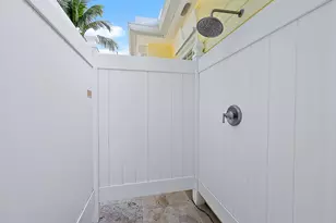 140 Sweet Bay Cir, Jupiter, FL 33458 - Photo 32