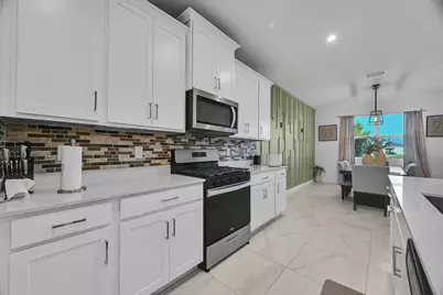 10325 SW Phineas Lane, Port Saint Lucie, FL 34987 - Photo 8
