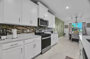 10325 SW Phineas Ln, Port Saint Lucie, FL 34987 - Photo 8