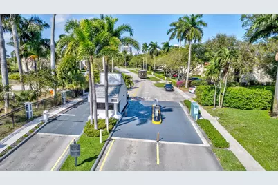 2000 Presidential Way #Ph5, West Palm Beach, FL 33401 - Photo 42