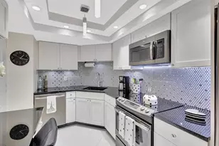 2000 Presidential Way, West Palm Beach, FL 33401 - Photo 10