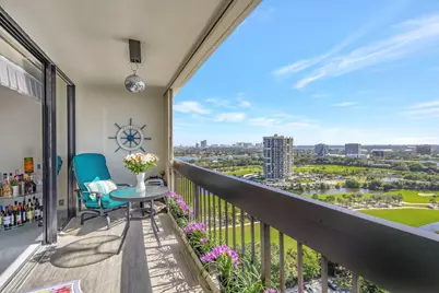 2000 Presidential Way #Ph5, West Palm Beach, FL 33401 - Photo 2